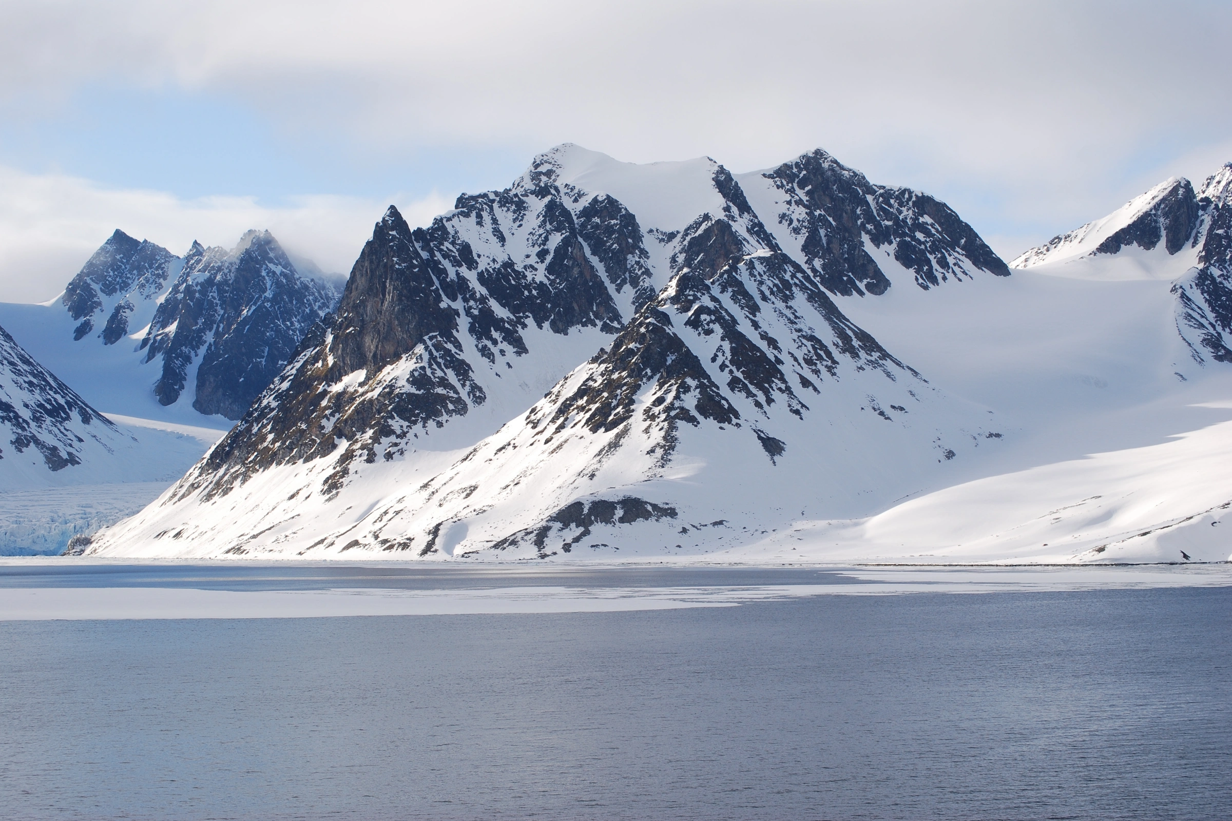 Raudfjorden,_Spitsbergen[1].webp
